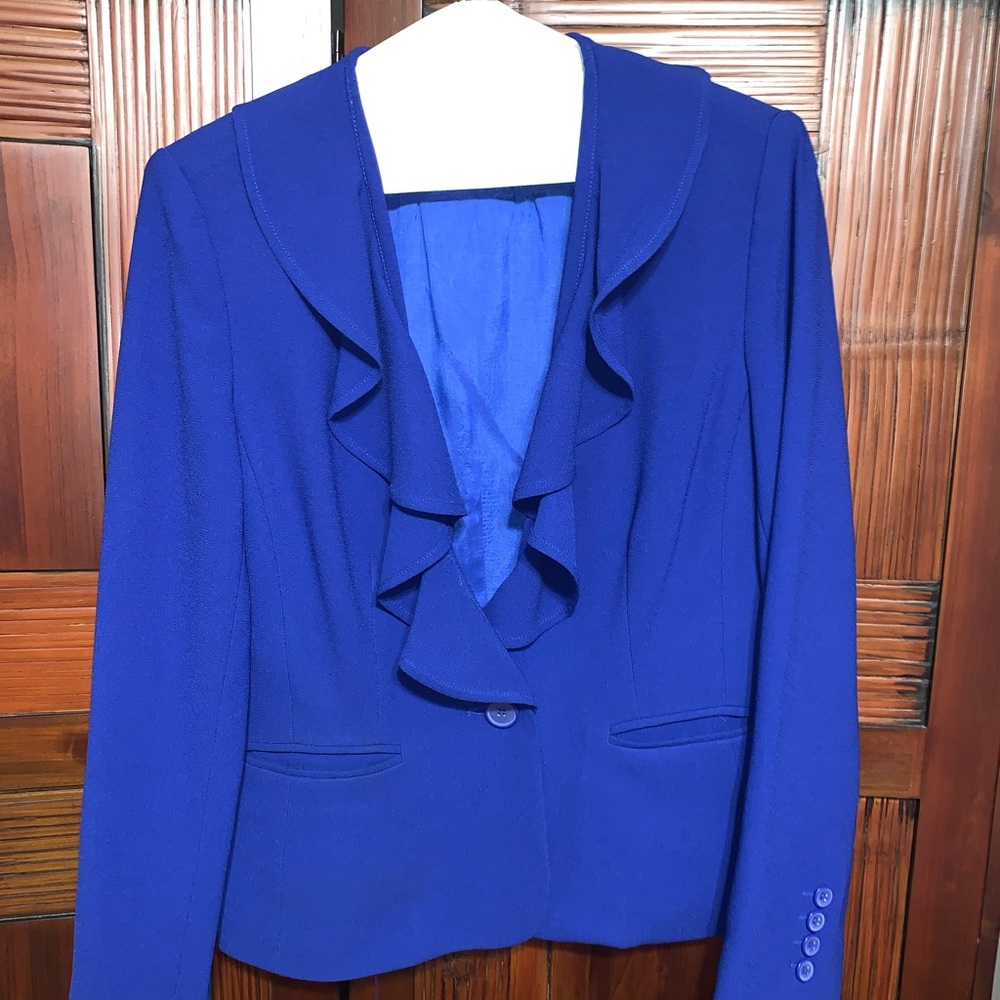 Royal blue blazer with pockets